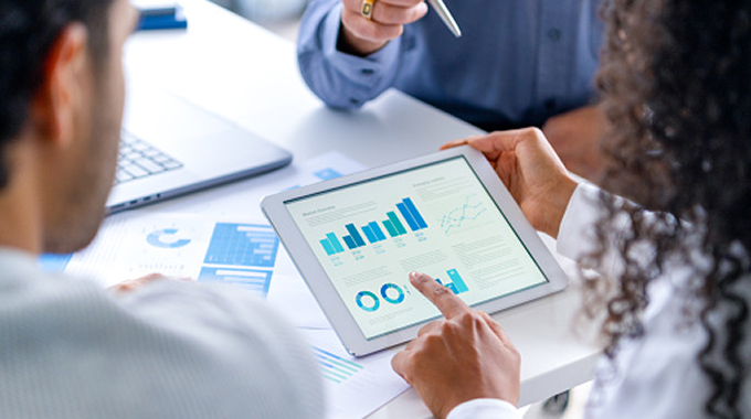 Graphs and analytics on an Ipad